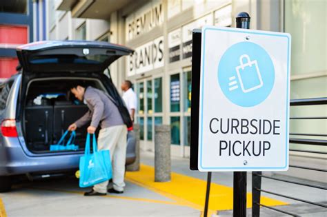 Curbside Grocery Pickup 